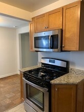 Building Photo - 2617 Madison Rd