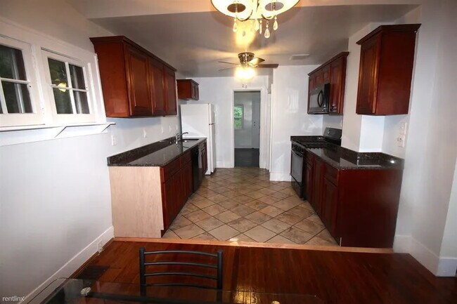 Foto del edificio - 1035 N Main St