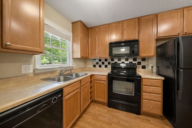 Photo - WOW!! Great Location! Quite neighborhood, close to everything Townhome