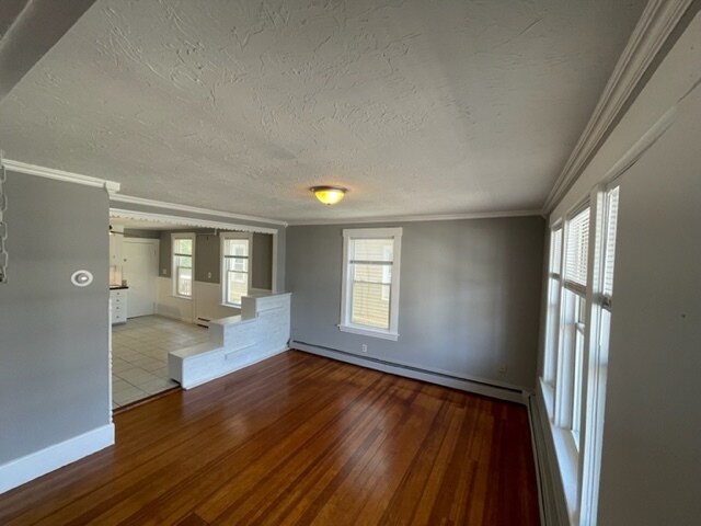 entry way/Family room - 289 Mowry St