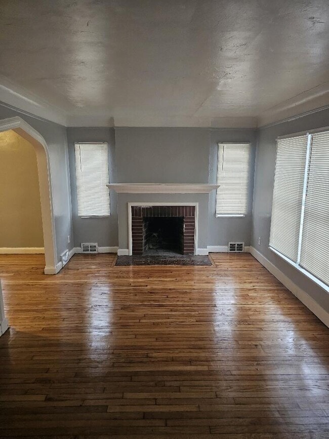 Foto del edificio - 9717 Balfour Rd