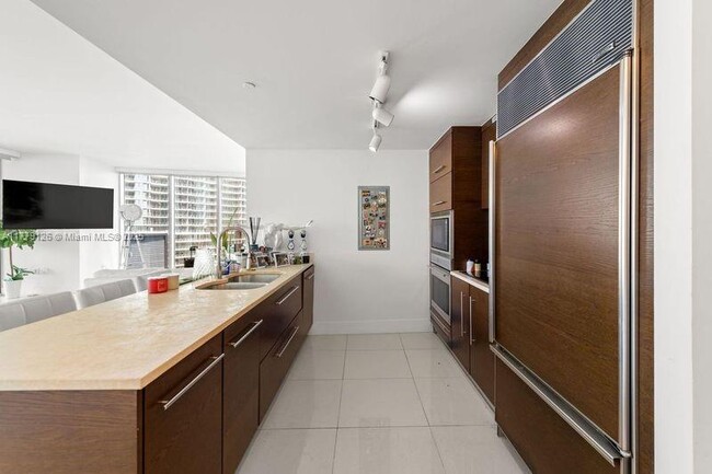 Foto del edificio - 465 Brickell Ave