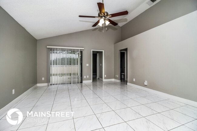 Building Photo - 609 Conure St