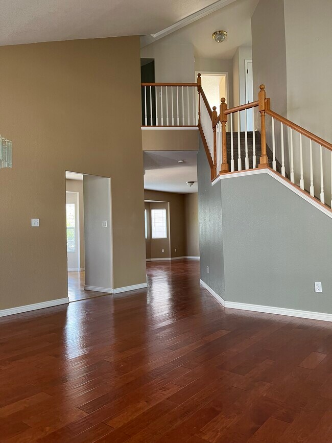 Foto del edificio - 1248 Dream Lake Ct