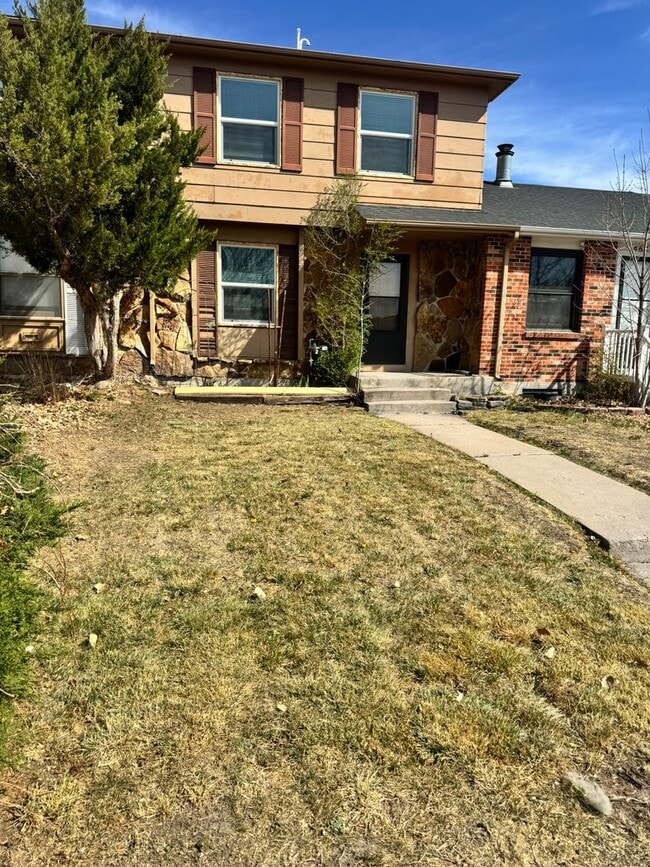 Building Photo - 4610 E 13th St