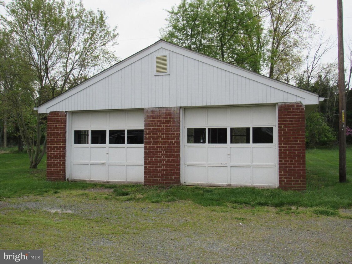 Primary Photo - 24367 Arcola Mills Dr
