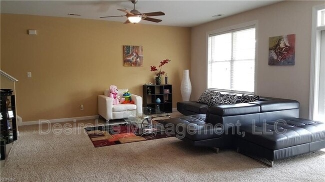 Building Photo - 33 Miles Cary Mews