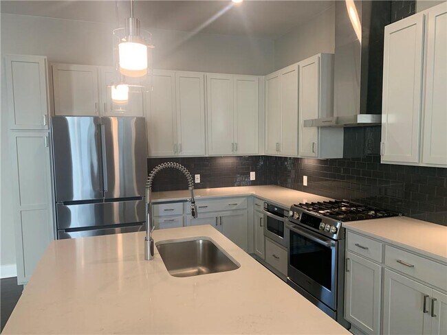 Foto del edificio - 4405 Jackson Ave