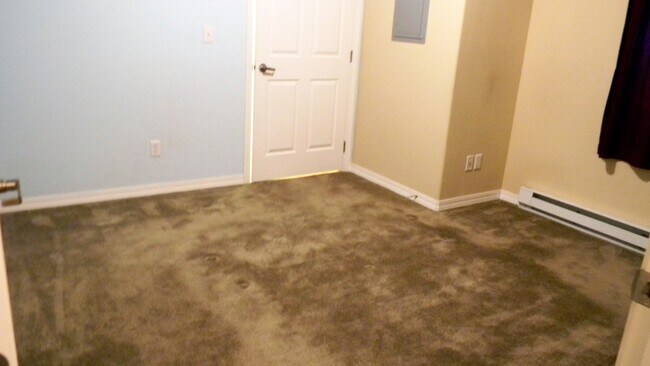 Foto del edificio - LOWER LEVEL CONDO (RPM#120)