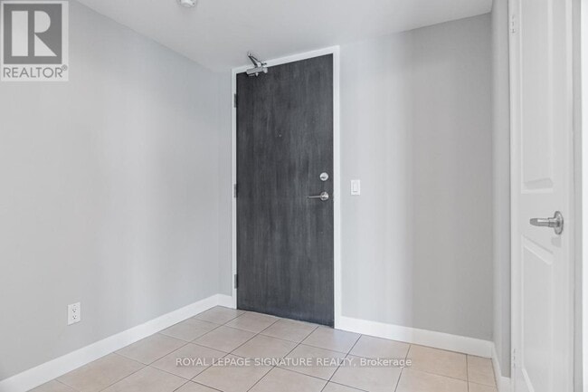 Building Photo - 235-2235 Sherway Gardens Rd