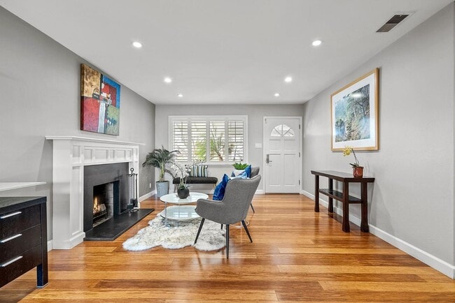 Building Photo - 2658 Sutro Dr