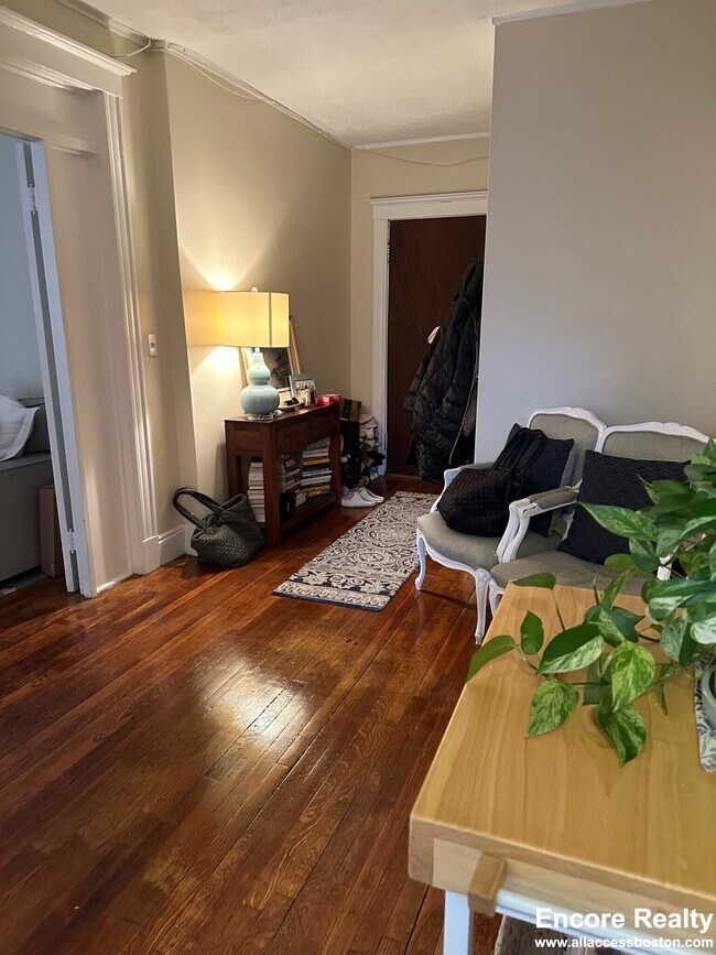 Foto del edificio - 110 Brainerd Rd