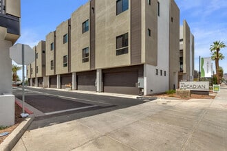 Building Photo - 4220 N 32nd St