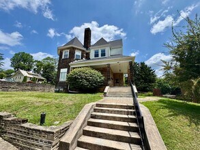 Building Photo - 212 N Highland Ave