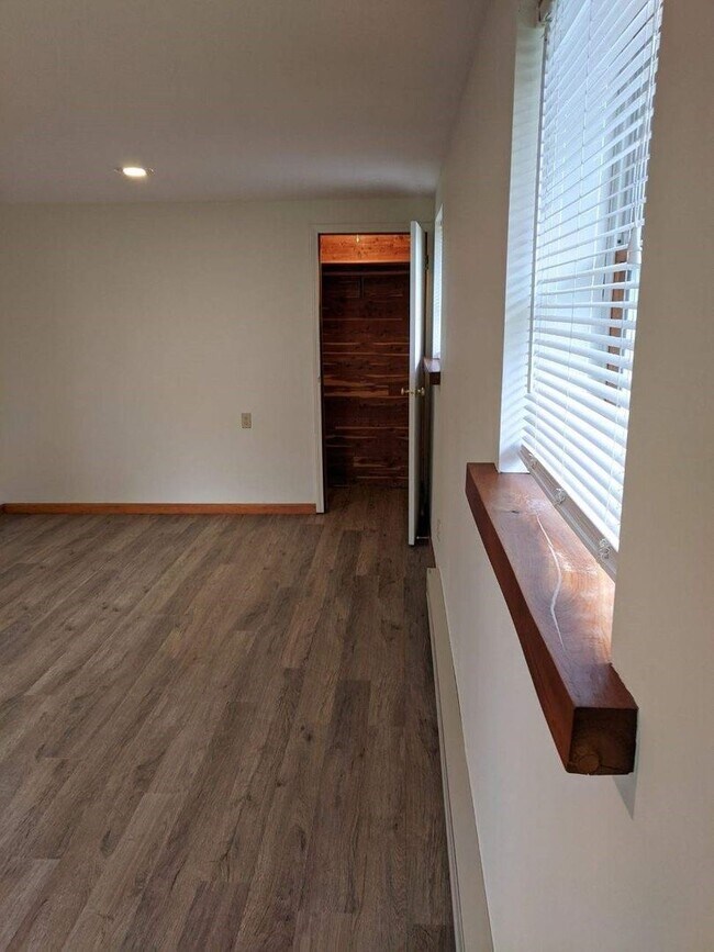 Foto del edificio - 4250 E Lake Rd
