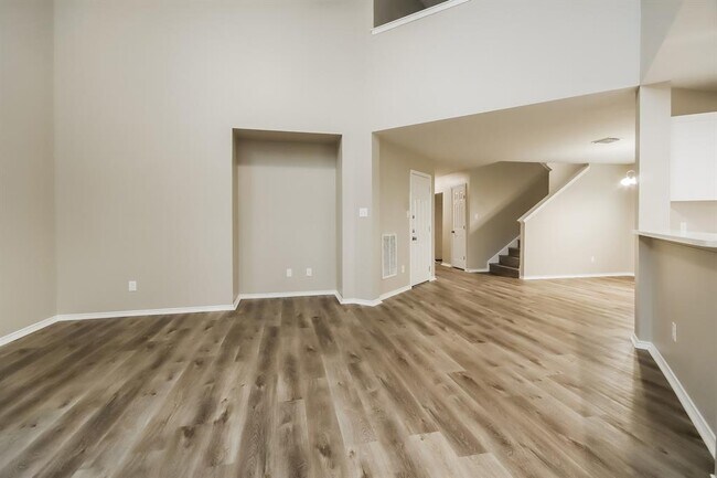 Building Photo - 12807 Magenta Oaks