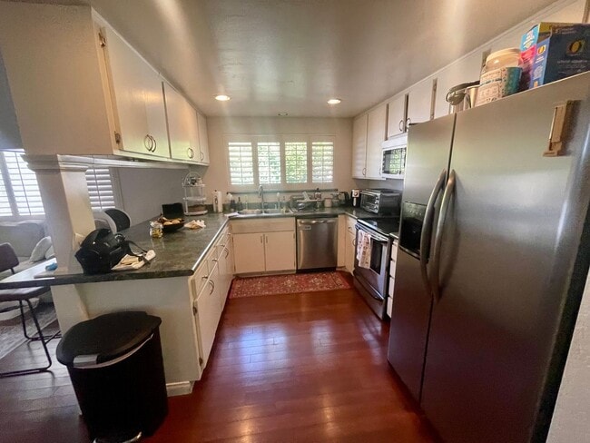 Foto del edificio - Gorgeous South West Escondido Home! $4,200/Month.  Pets Allowed - Text 619-889-8400