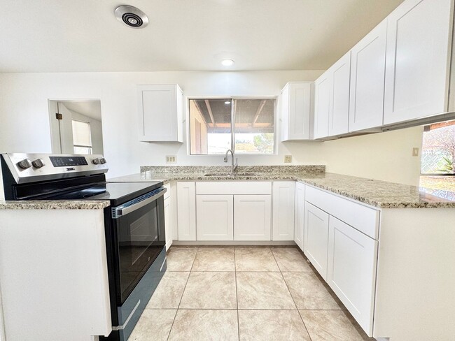 Building Photo - 3BR/2BA/1CP, 1537 sq.ft. rental in Sierra ...