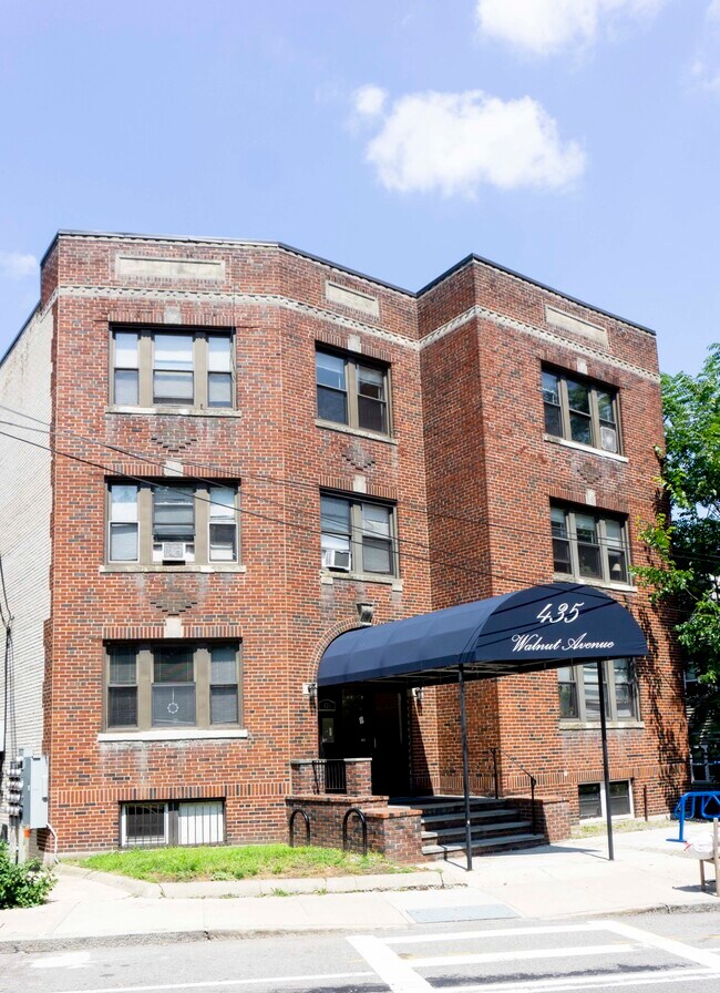 Building Photo - 427 Walnut Ave