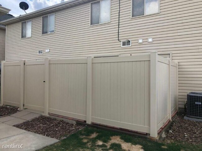 Foto del edificio - 3 br, 3 bath House - 7473 Jace Lane