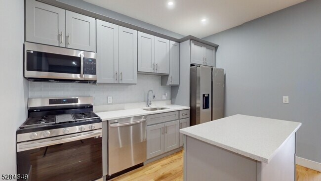 Building Photo - 607 Hunterdon St