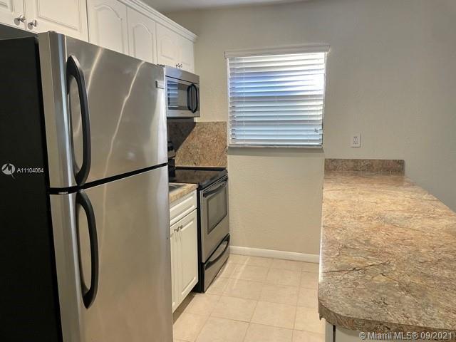 Building Photo - 9751 Wayne Ave