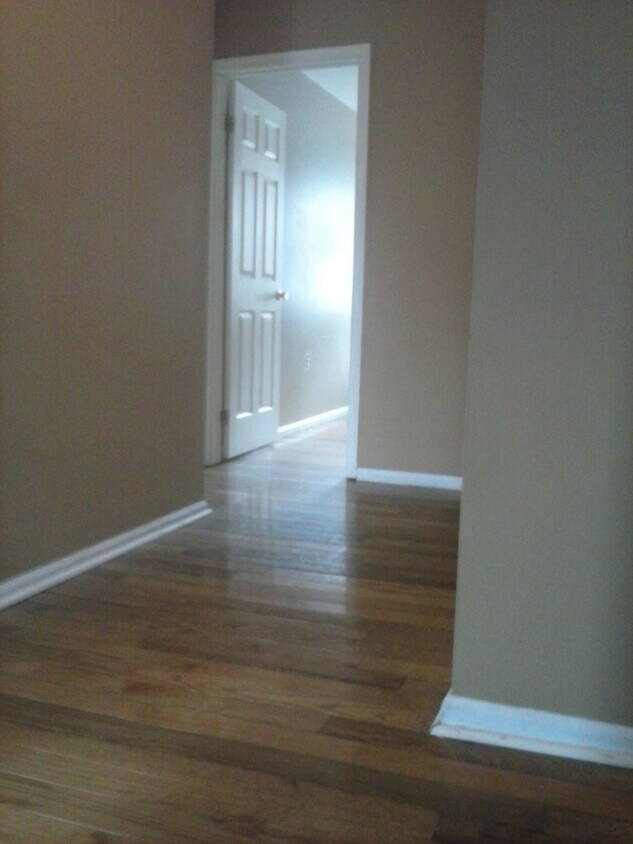 Primary Photo - nice 3 bedroom