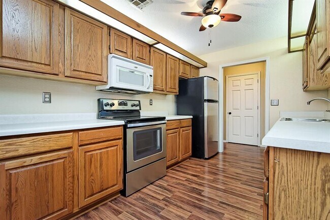 Building Photo - 1 Pintell St
