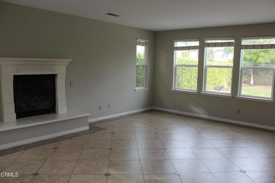 Foto del edificio - 348 Brister Park Ct