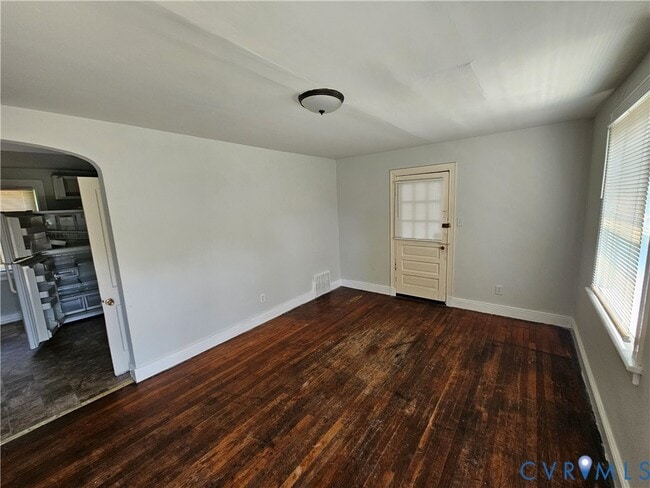 Building Photo - 3909 Larchmont Ln