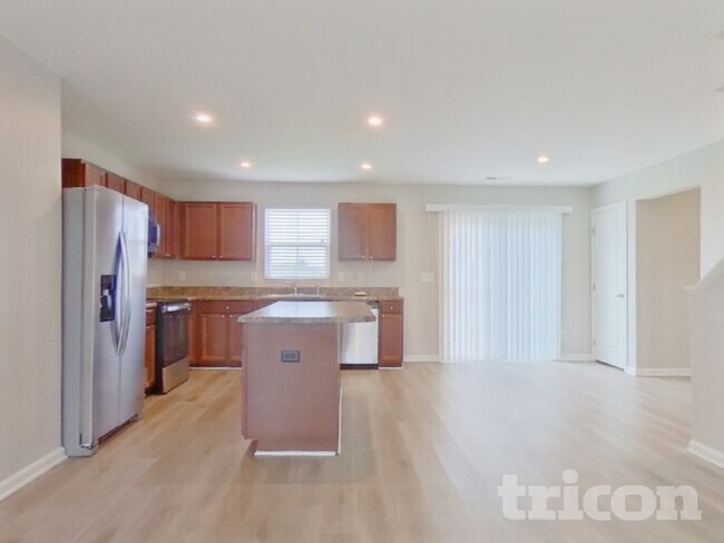 Foto del edificio - 656 McCormick Ln