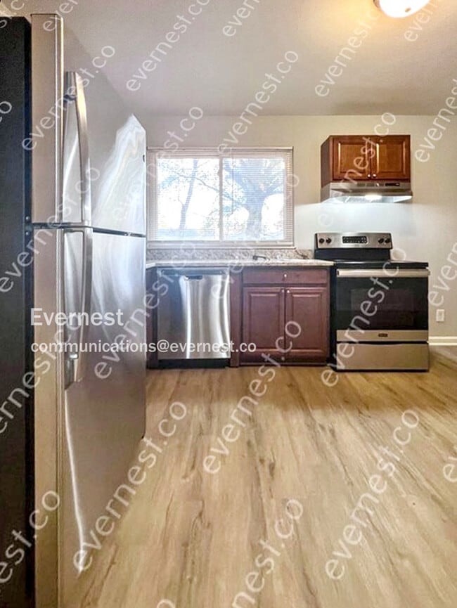 Building Photo - 2931 Oriental Dr