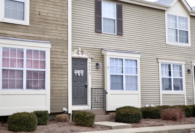 Building Photo - 5073 Singleton Dr