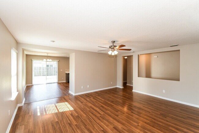 Foto del edificio - 9726 Hazel Lake Dr