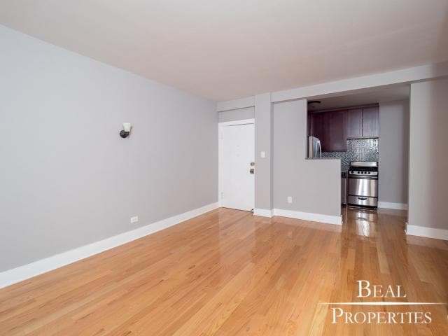 Building Photo - 0 bedroom in CHICAGO IL 60610