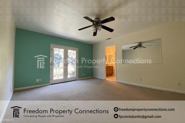Foto del edificio - Studio, 1 bath Triplex - 1176 Pino Solo Dr...