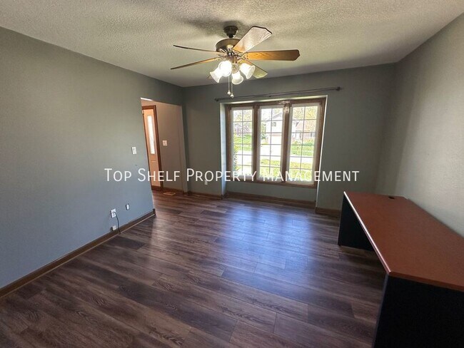 Building Photo - 5476 Dakota Dr