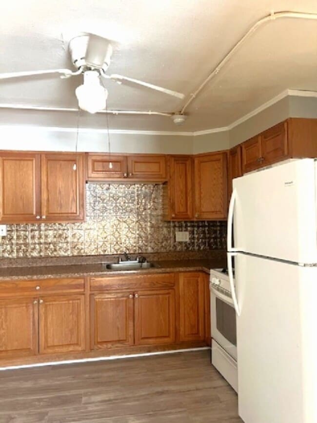 Foto del edificio - 13 Bissell St