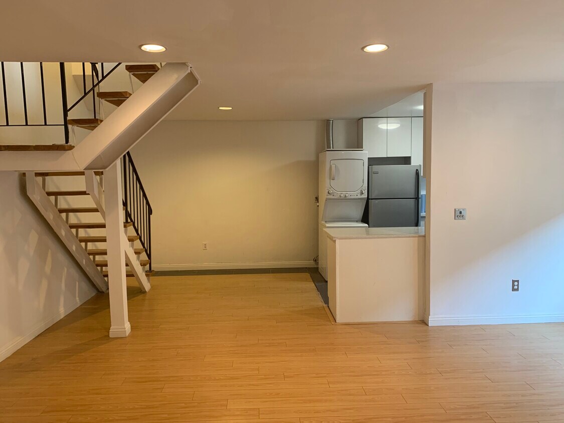 Foto principal - 1844 S Bundy Dr
