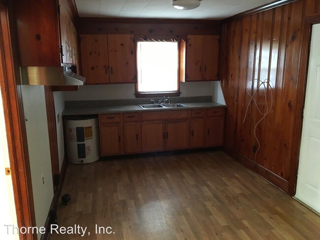 Building Photo - 2 br, 1 bath House - 810 Hunter Hill Road
