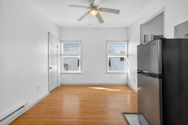 Building Photo - 1912 2nd St