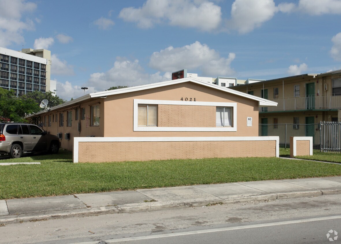 4021 - 4033 NW 11th St - 4021-4033 NW 11th St