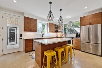 Building Photo - 505 Krebs Ln