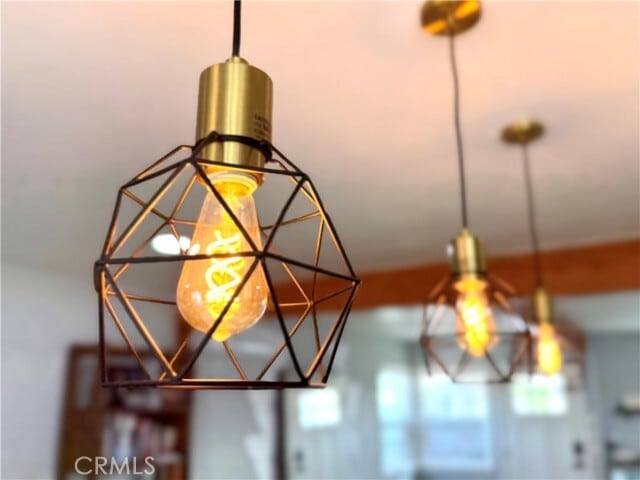 Foto del edificio - 115 W Valencia Ave