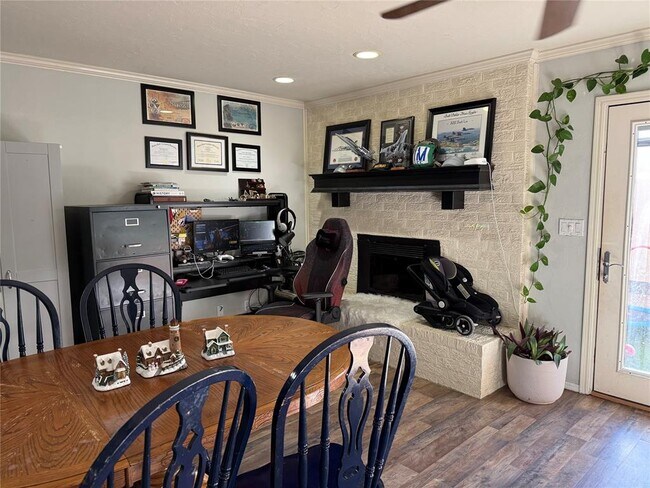 Foto del edificio - 1327 Canterbury Blvd