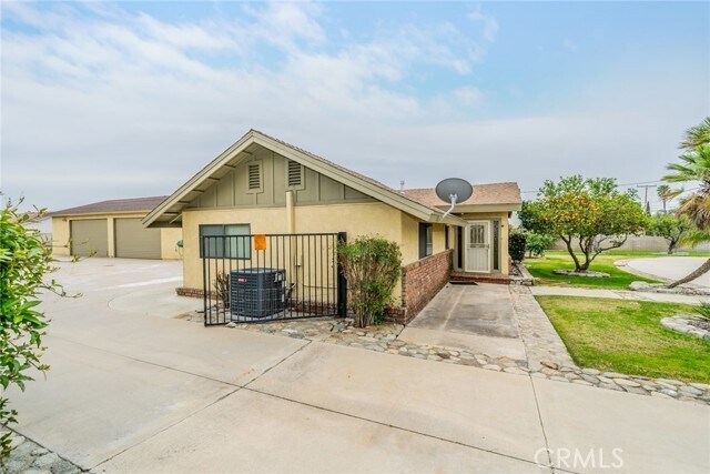 Building Photo - 8355 Banana Ave