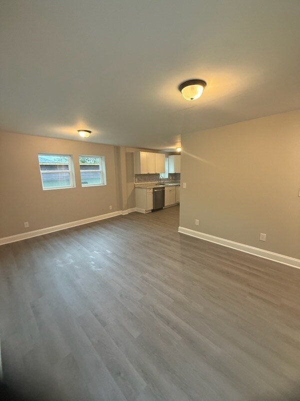 Foto del edificio - 1300-1330 Windsor Avenue - 1314B