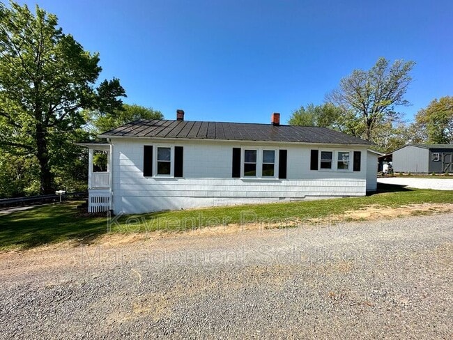 Building Photo - 304 Straith St