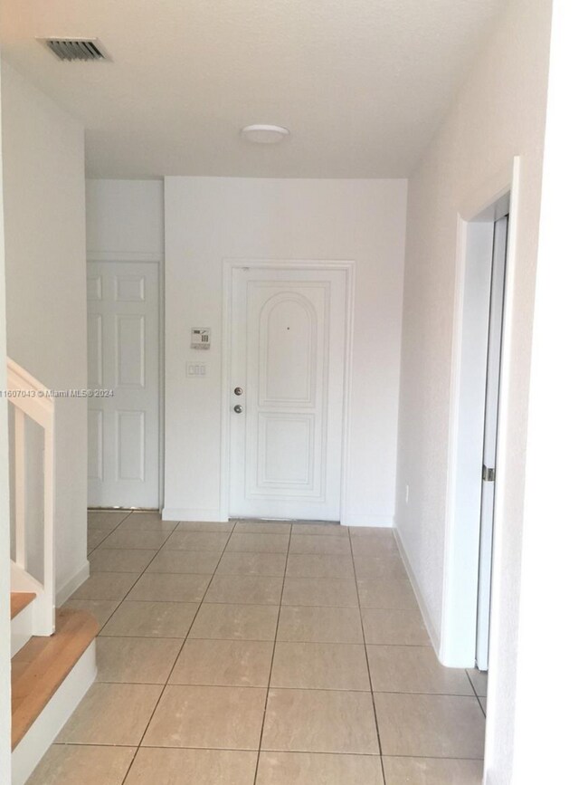 Foto del edificio - 11192 NW 73rd St