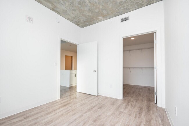 Photo du bâtiment - Solara Flats